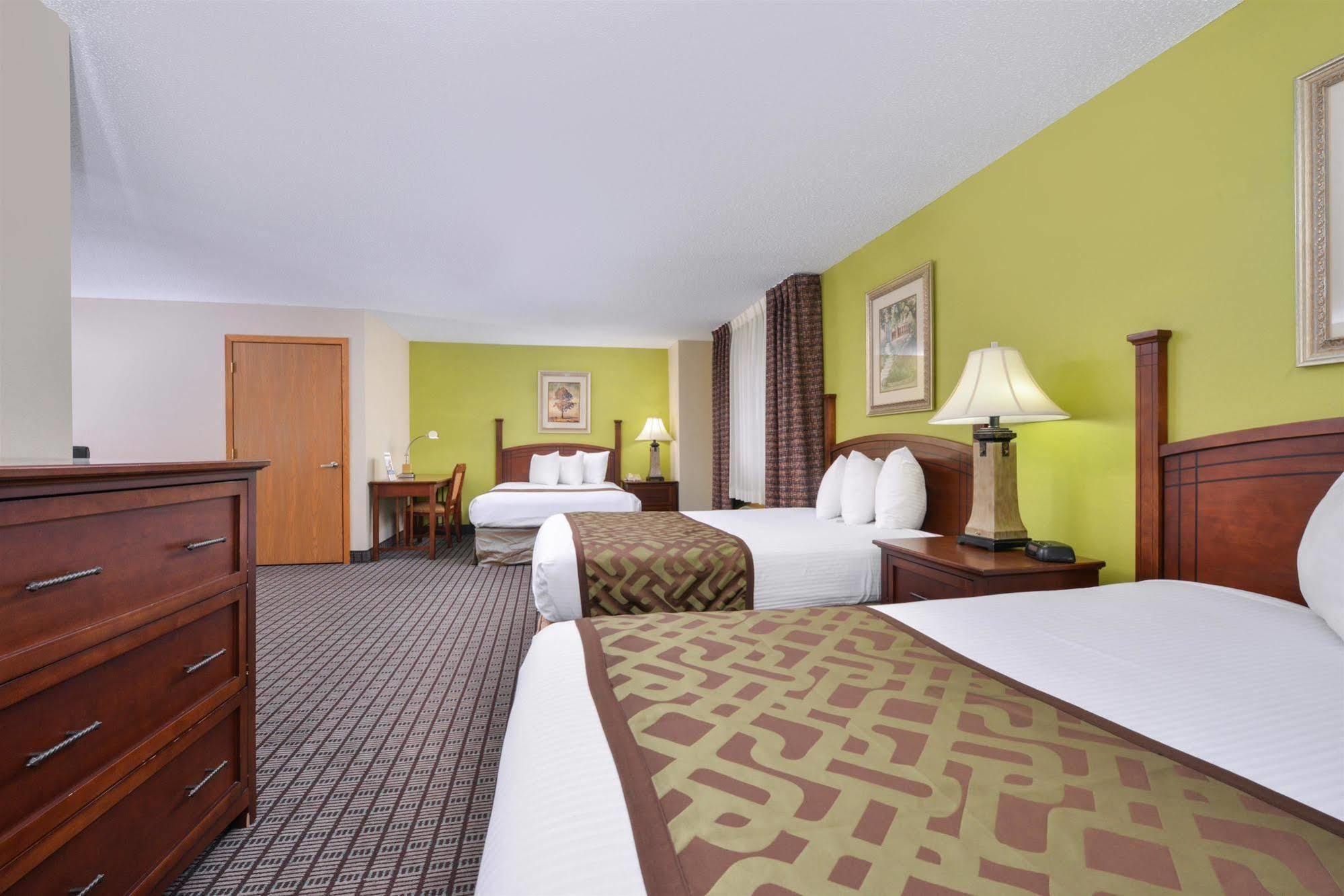 Regency Inn Geneseo Il I-80 Exterior photo
